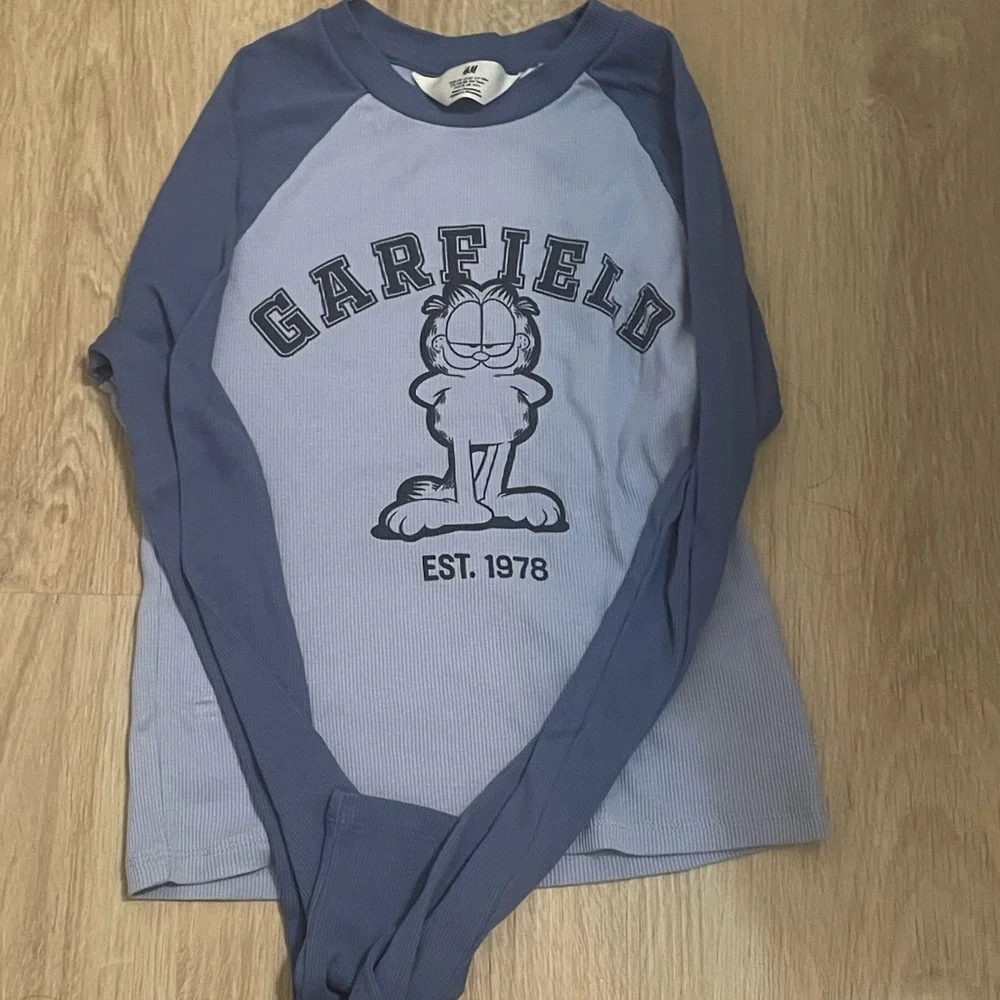 H&M Garfield Long Sleeve Shirt - Blue and Gray - Picture 3 of 3